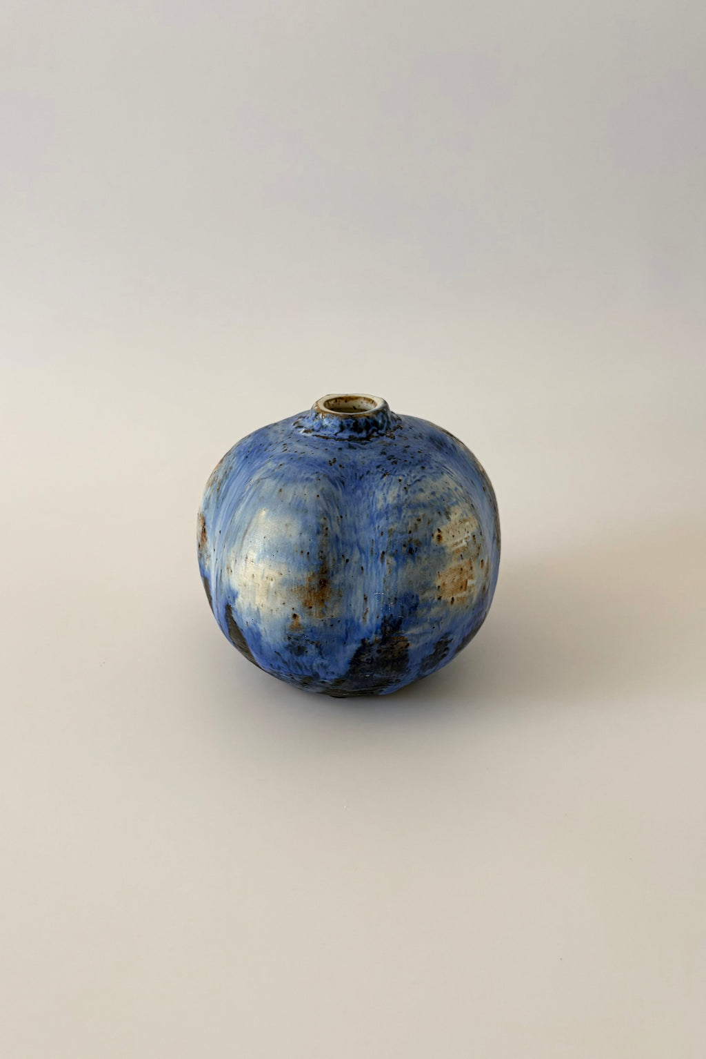 Pod Shaped Studio Vase