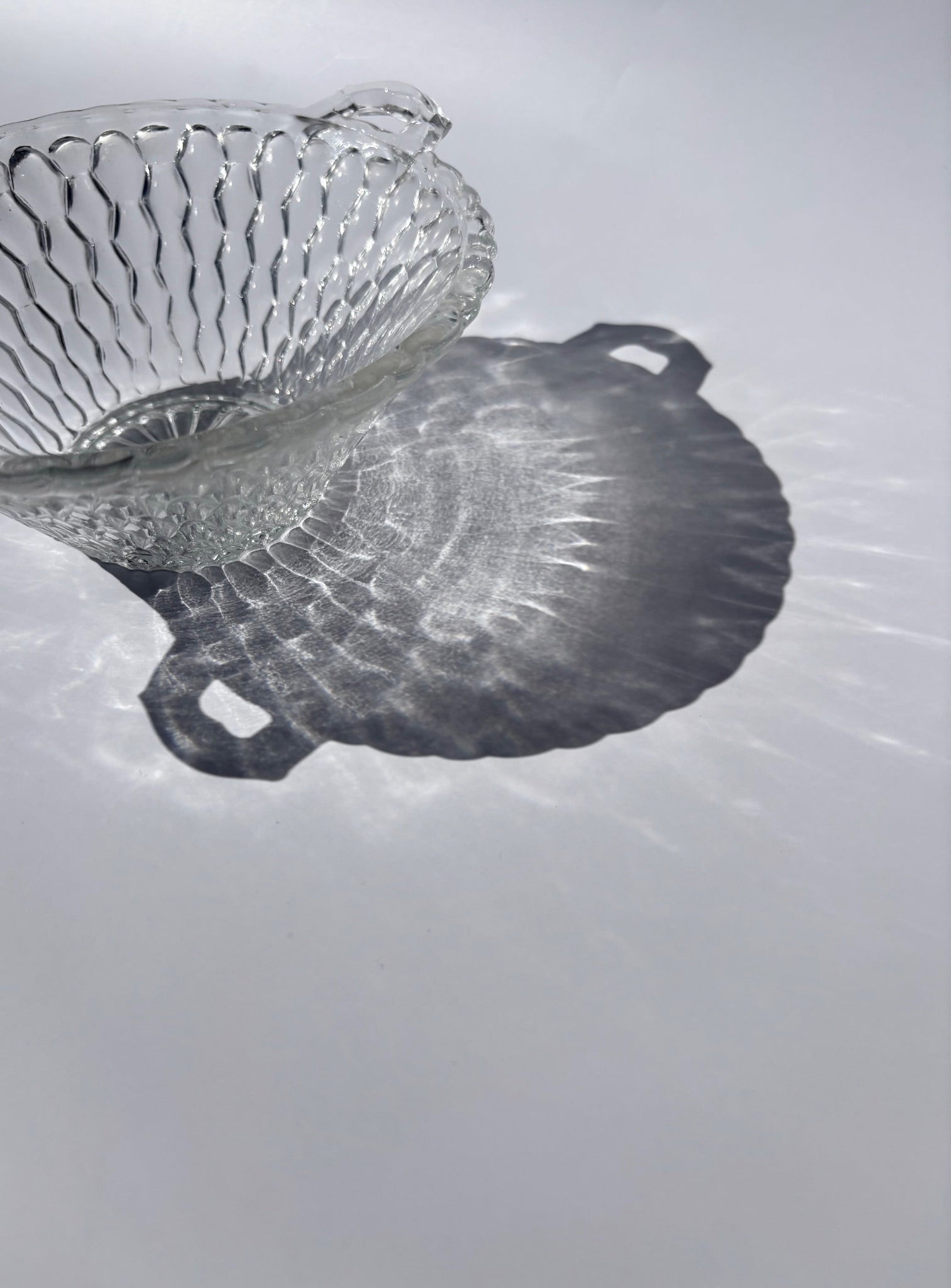 Daisy Dish with Honeycomb