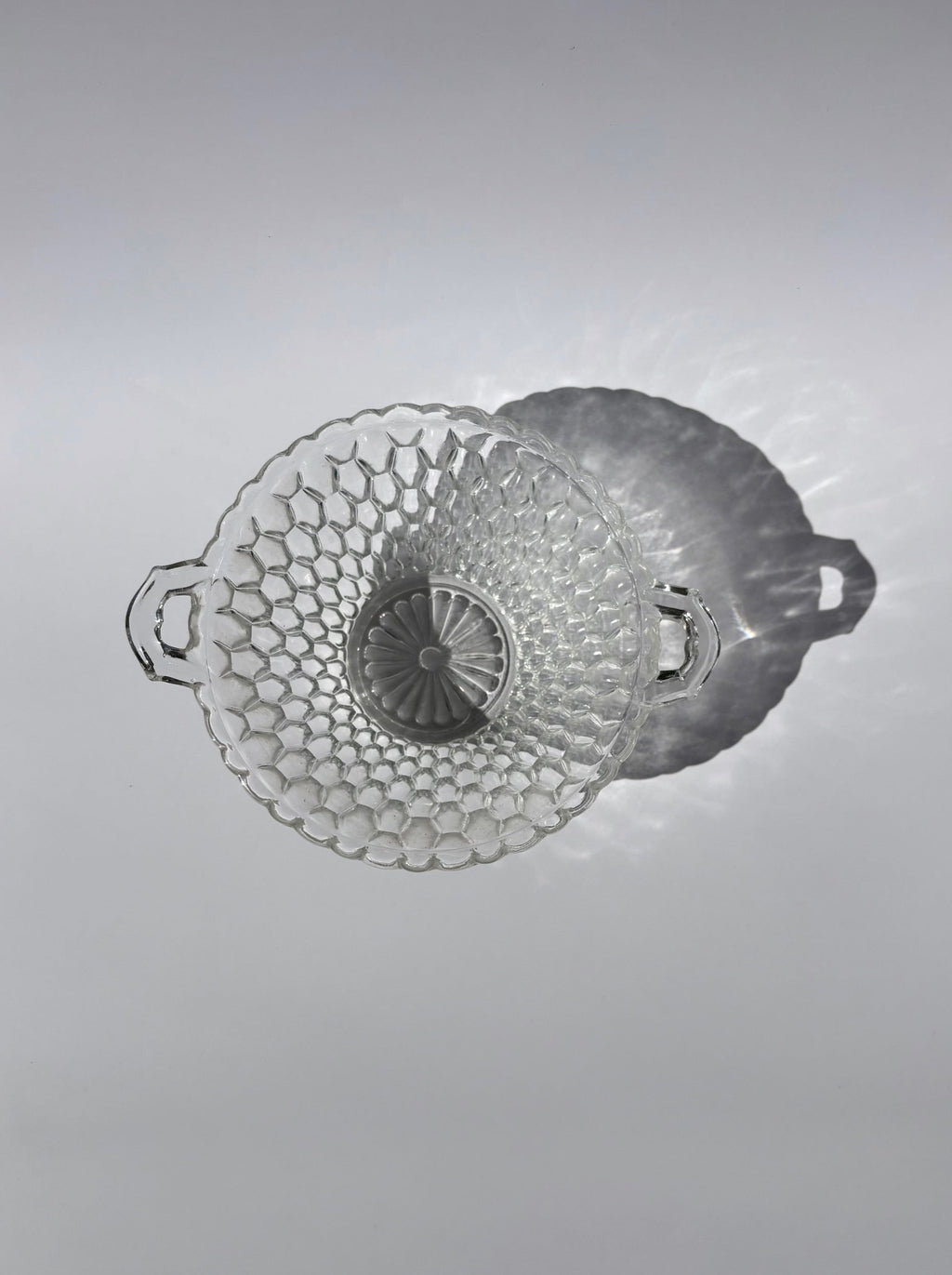 Daisy Dish with Honeycomb