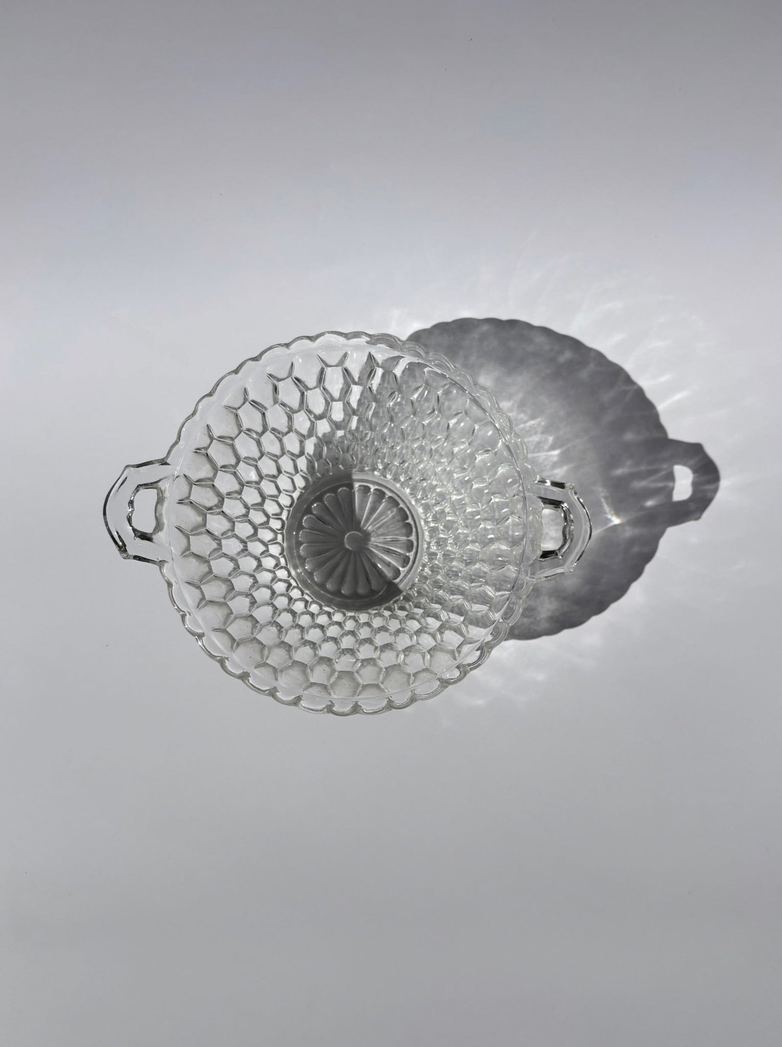 Daisy Dish with Honeycomb