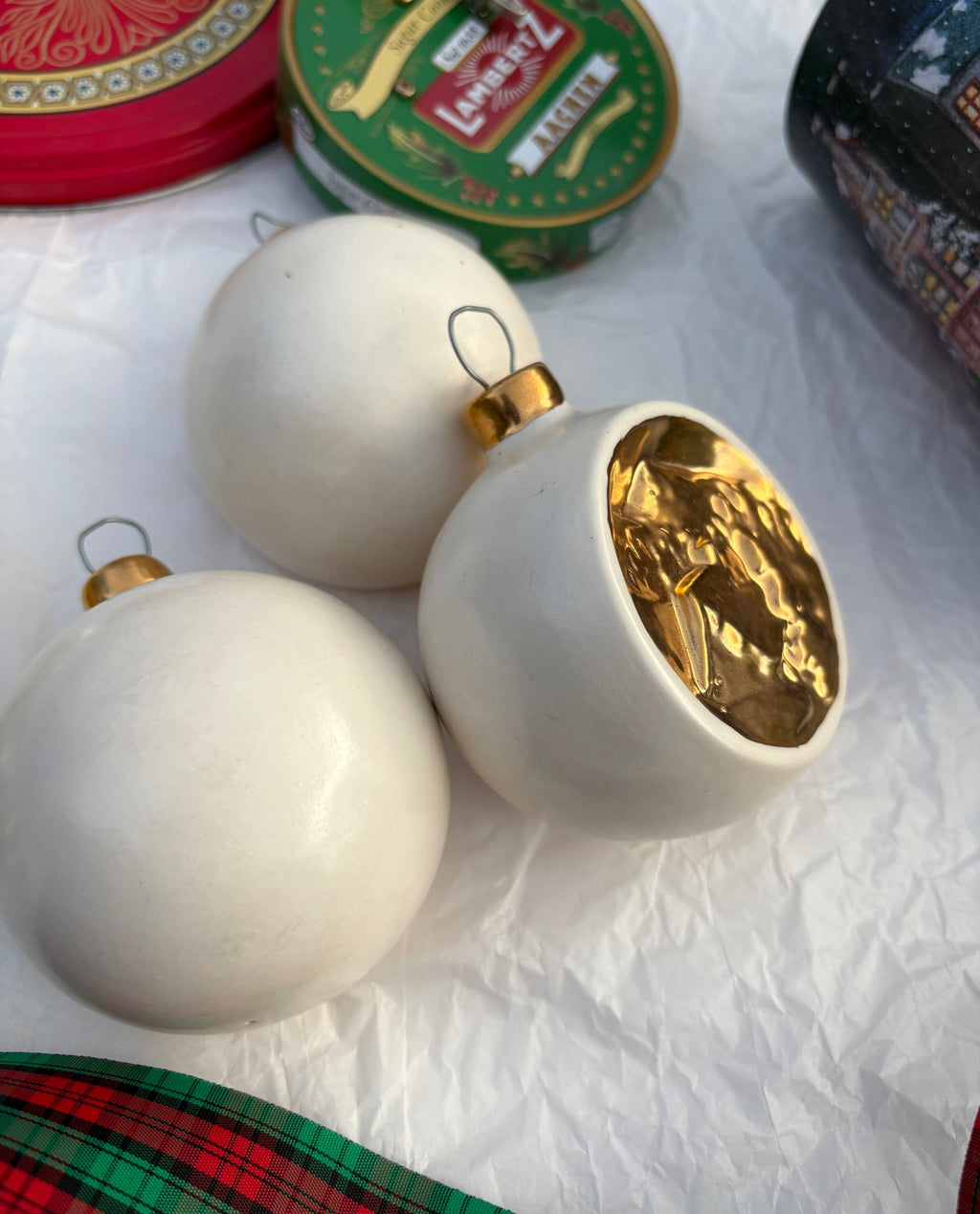 White and Gold Ball Ornament Mix