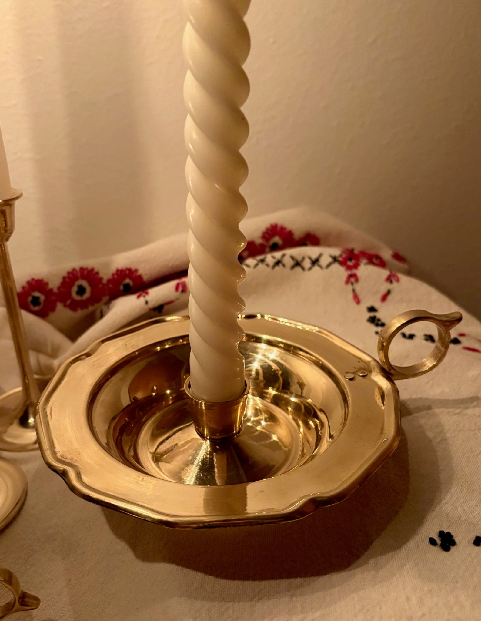 Brass Chamber Candle Holder with Queen Anne Scallop