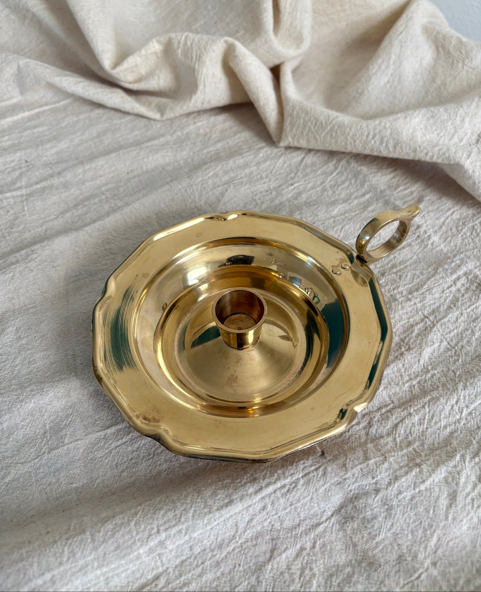 Brass Chamber Candle Holder with Queen Anne Scallop